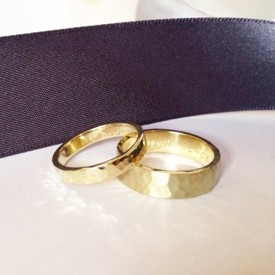 geelgouden gehamerde trouwringen