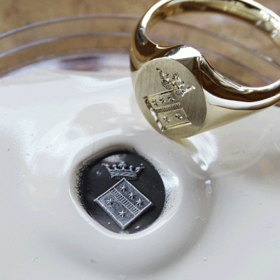 gouden zegelring met gravure